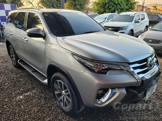 TOYOTA HILUX 2018 SW4 DIESEL AUTOMÁTICO SRX 2.8 D-4D TURBO TOYOTA HILUX 2018 SW4 DIESEL AUTOMÁTICO SRX 2.8 D-4D TURBO