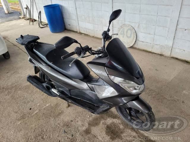 HONDA PCX 150 2016 GASOLINA AUTOMÁTICA HONDA PCX 150 2016 GASOLINA AUTOMÁTICA